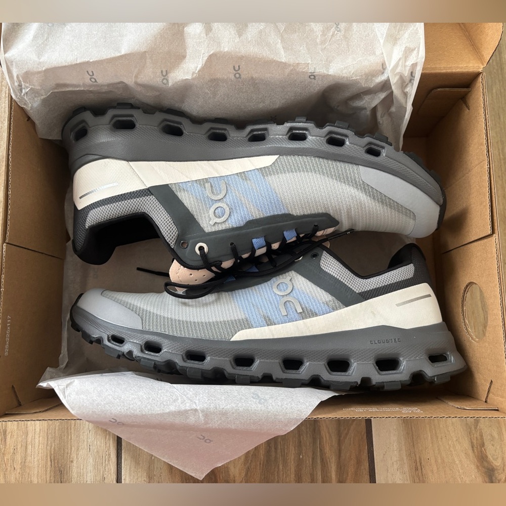 On Cloud Athletic Sneaker Women’s 11 Men’s 9.5 - Picture 3 of 5